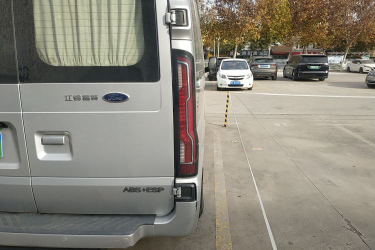 Used Ford Transit Custom 2021 2.2T Automatic Standard Passenger Van Pro Short Wheelbase 7-Seater Mid-Roof Euro VI compliant
