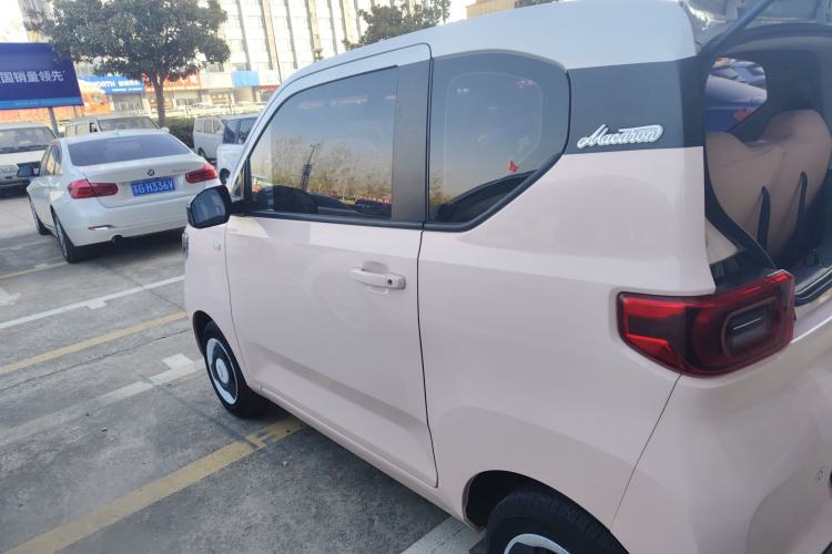 Used Wuling Hongguang MINIEV 2022 Macaron Premium Model – Lithium Ternary Battery
