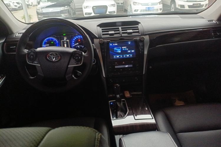 Used Toyota Camry 2016 Dual-Engine 2.5 HG 10th Anniversary Deluxe Navigation Edition
