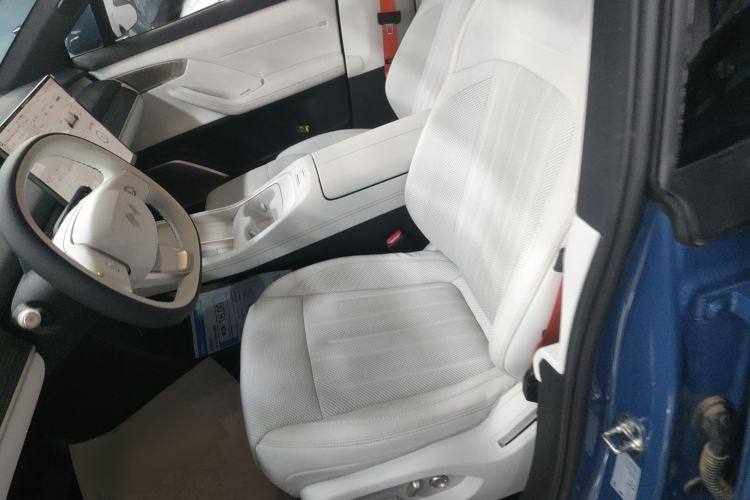 Used ONVO L60 2024 60 kWh Rear-Drive Version
