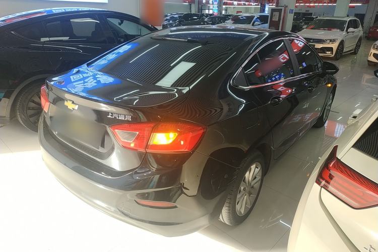 Used Chevrolet Cruze 2018 320 Automatic Pioneer Sunroof Edition
