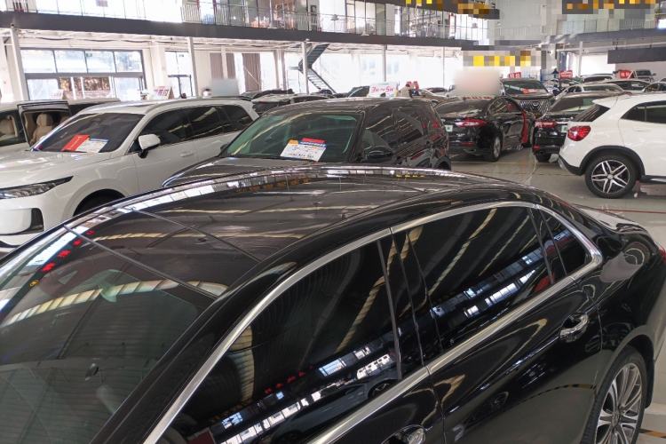 Used Mercedes-Benz E-Class 2016 E 300 L Stylish Model
