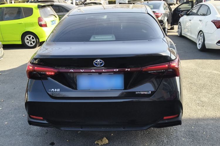 Used Toyota Avalon 2019 Dual-Engine 2.5L Luxury Edition China VI Standard