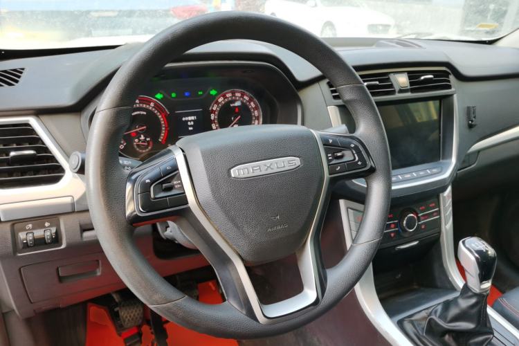 Used SAIC MAXUS T70 2020 2.0T Gasoline Manual Two-Wheel Drive Elite Version Standard Box High Ground Clearance
