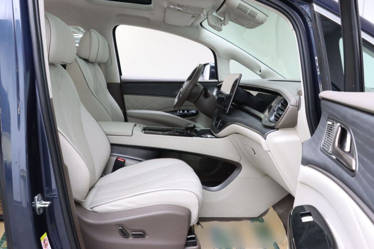 Used Denza D9 2022 DM-i 970 Four-Wheel Drive Flagship Model
