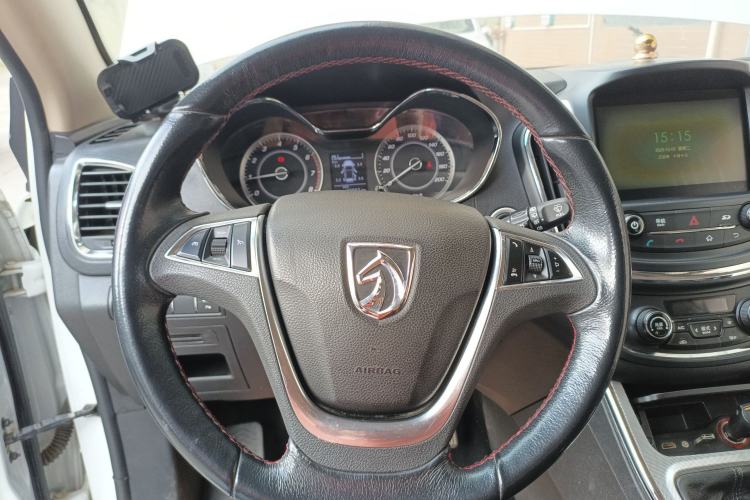 Used Baojun 560 2015 1.8L Manual Luxury Model
