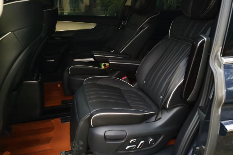 Used Roewe iMAX8 2021 400TGI Supreme Series Prestige Edition
