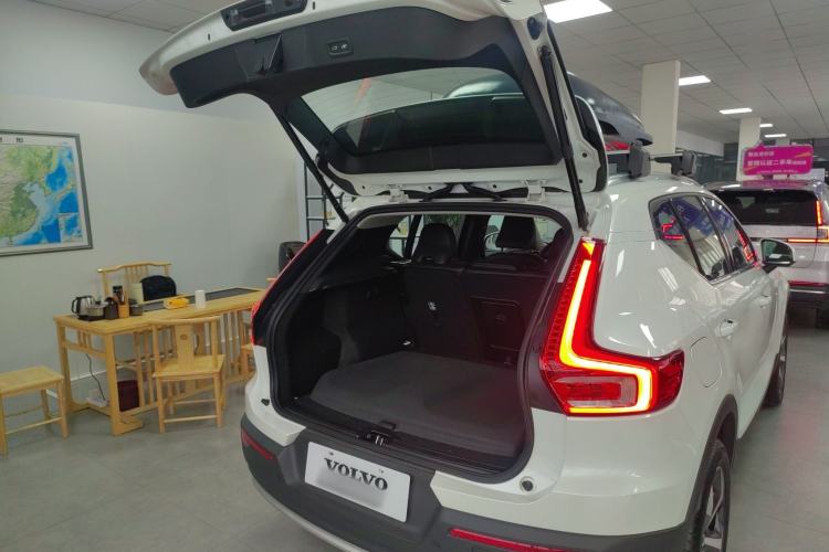 Used Volvo XC40 2024 B4 4x4 Smart Luxury Edition