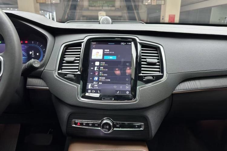 Used Volvo XC90 2024 B6 Zhiya Luxury 7-Seater
