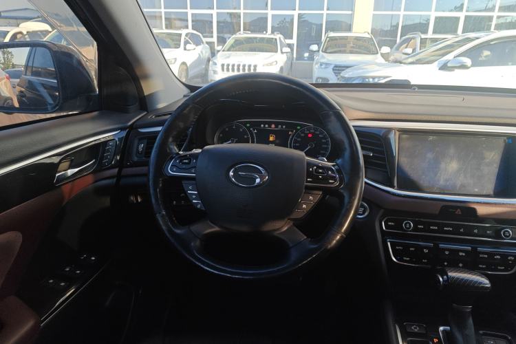 Used GAC Trumpchi GS8 2017 320T Two-Wheel Drive Luxury Smart Connectivity Version (7 Seats)
