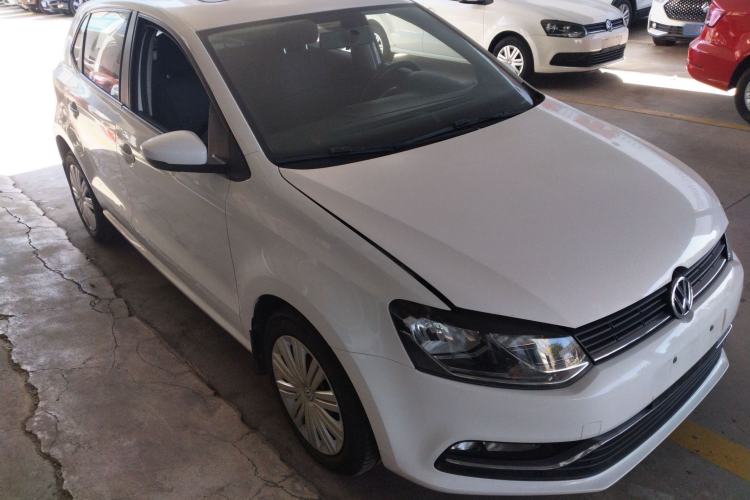 Used Volkswagen Polo 2016 1.6L manual Comfort trim level