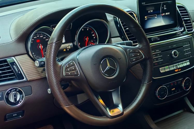 Used Mercedes-Benz GLE 2018 GLE 320 4MATIC Dynamic Edition Collector's Edition
