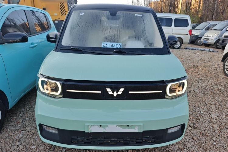 Used Wuling Hongguang MINIEV 2021 Macaron Sandwich Model 120 km Lithium NMC

