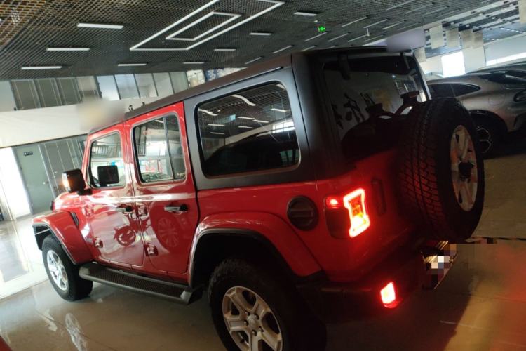 Used  Wrangler 2019 2.0T Sahara Four-Door Version China VI Emission Standard