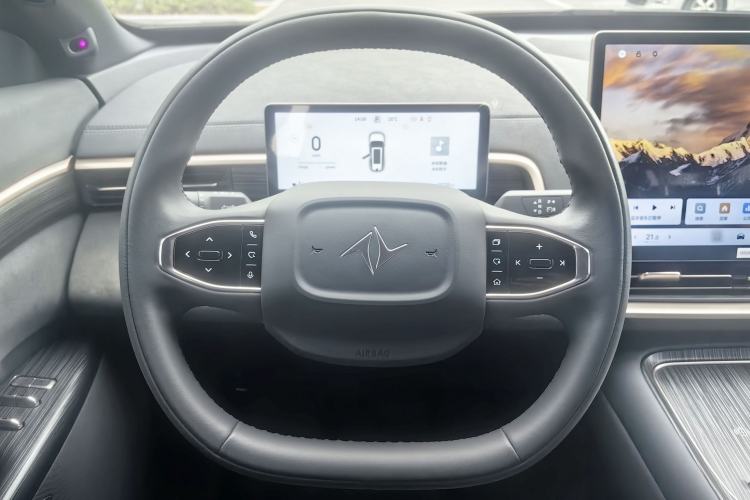 Used  eπ008 2024 636Max All-Electric Version 6 Seats
