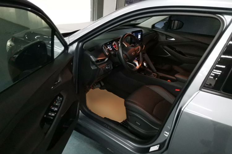 Used Chevrolet Orlando 2020 Light Hybrid Redline 530T Automatic Enjoyment Edition (5+2 Models)