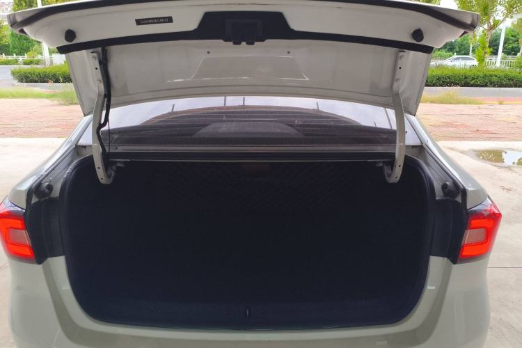 Used Roewe i5 2019 1.5L Automatic 4G Connected Linghao Flagship Edition
