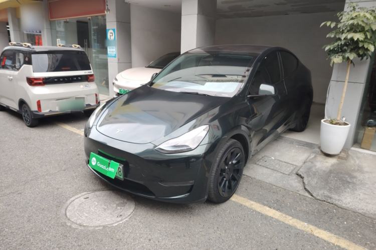 Used Tesla Model Y 2023 Long-Range All-Wheel-Drive Version