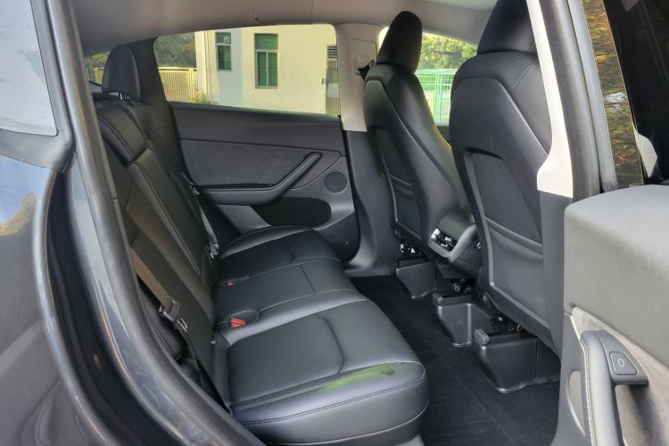 Used Tesla Model Y 2024 Rear-Wheel-Drive Version
