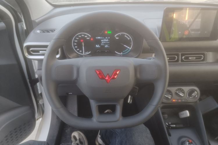 Used Wuling Hongguang New Energy 2024 All-Electric Model 300KM Standard Version
