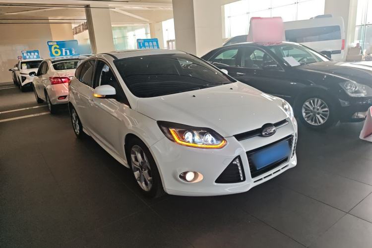 Used Ford Focus 2012 Hatchback 2.0L Automatic Luxury Sport Model
