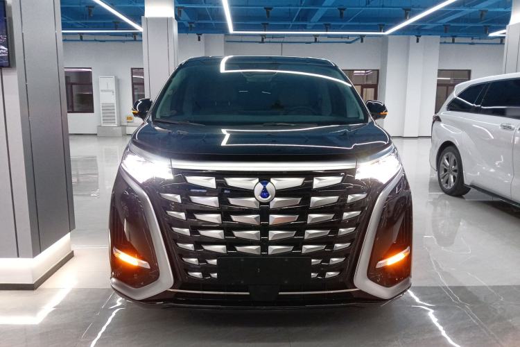 Used Denza D9 2024 DM-i 980 Four-Wheel Drive Prestige Model
