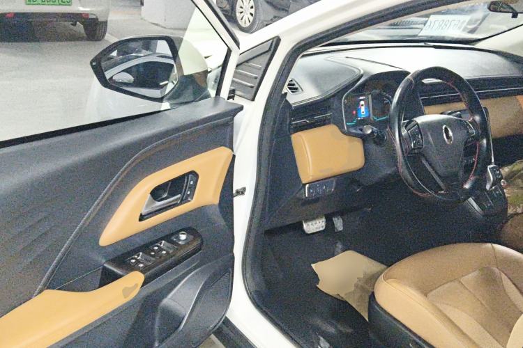 Used ORA iQ 2018 High-Range Version Smart Connectivity Model