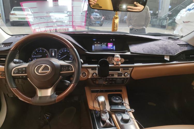 Used Lexus ES 2015 250 Elegant Edition
