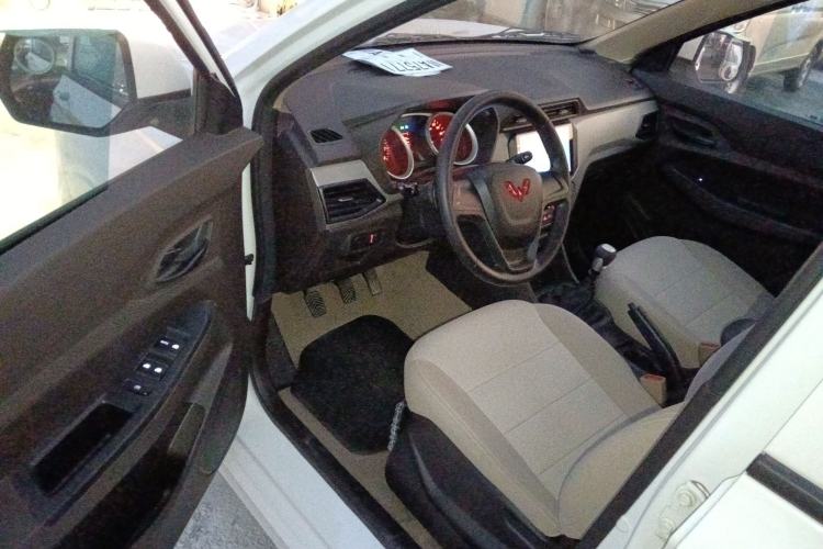 Used Wuling Hongguang 2021 1.5L Revised S Standard Version Hydraulic-Power-Assisted LAR
