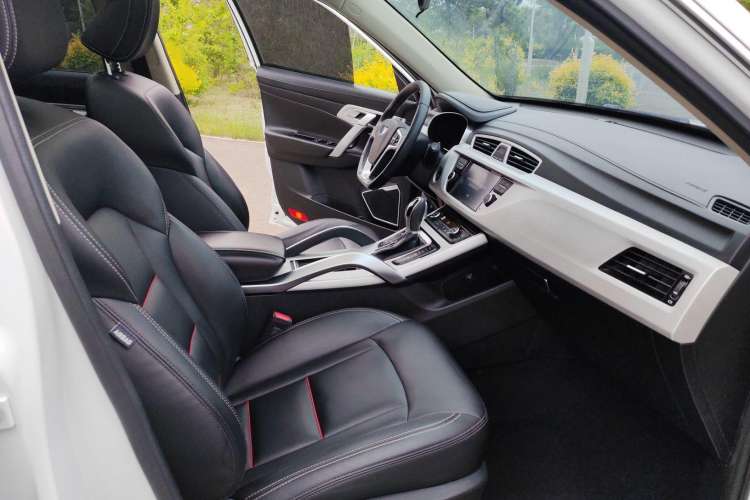 Used Geely Auto Emgrand X7 Sport 2018 1.8TD Automatic Two-Wheel Drive Smart Connect 4G Internet Edition
