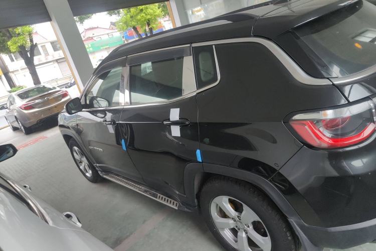 Used  Compass 2017 200T Automatic Family Edition
