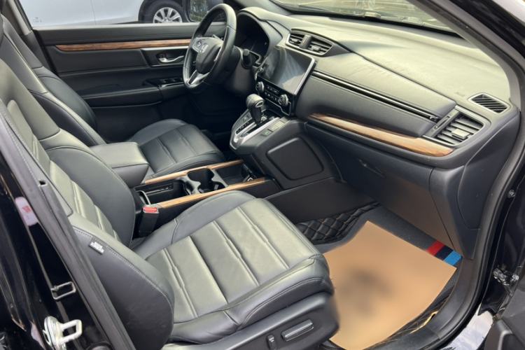 Used Honda CR-V 2017 240TURBO CVT Front-Wheel Drive Fashion Edition