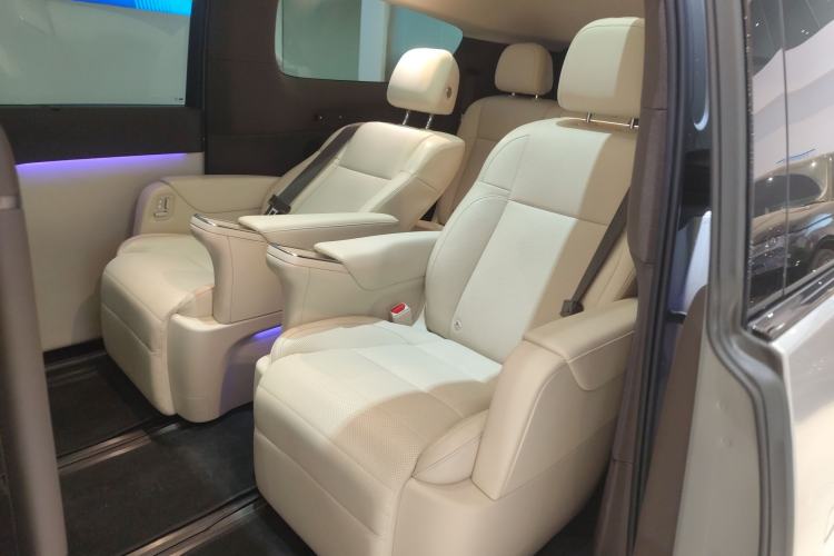 Used Li Auto MEGA 2024 Ultra Model
