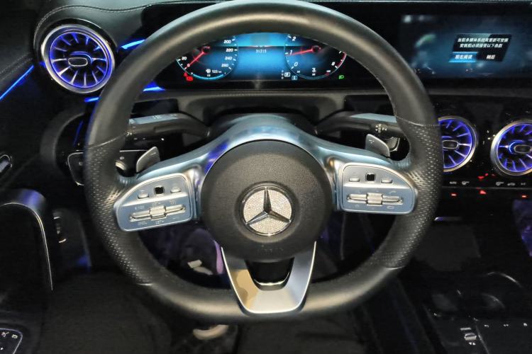 Used Mercedes-Benz A-Class 2022 Revised Version A 200 L Sport Sedan Fashionable Style