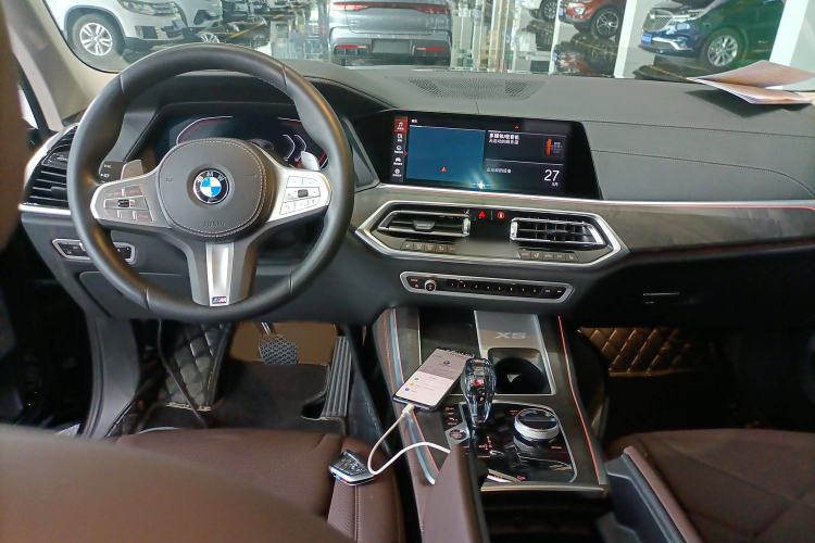 Used BMW X5 2022 Restyled xDrive 30Li Luxury Version M Sport Package
