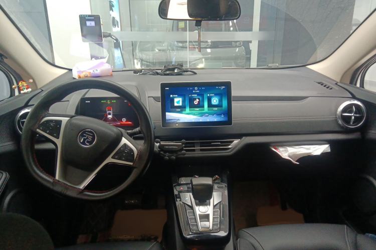 Used BYD Yuan New Energy 2019 EV535 Smart Connect Trendsetting Model
