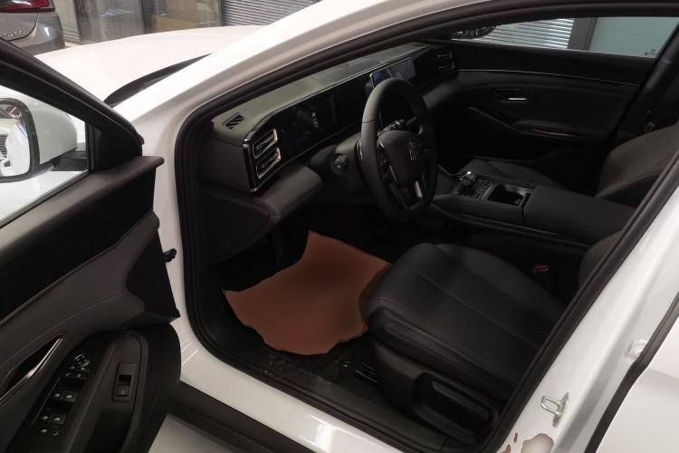 Used BYD Qin L 2025 DM-i Smart Drive 80KM Leading Model