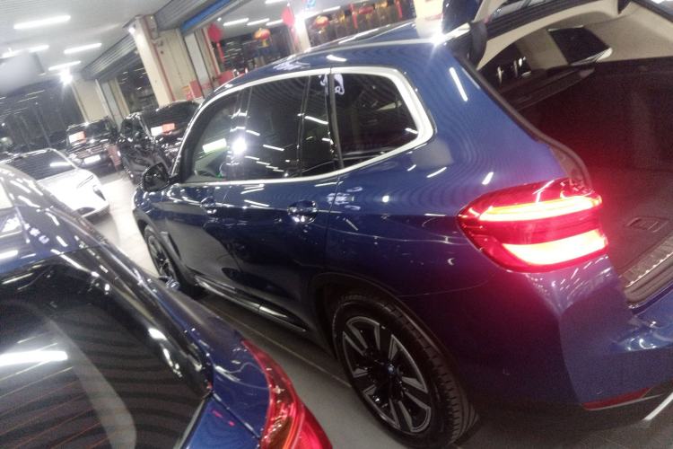 Used BMW iX3 2021 Updated Leading Edition
