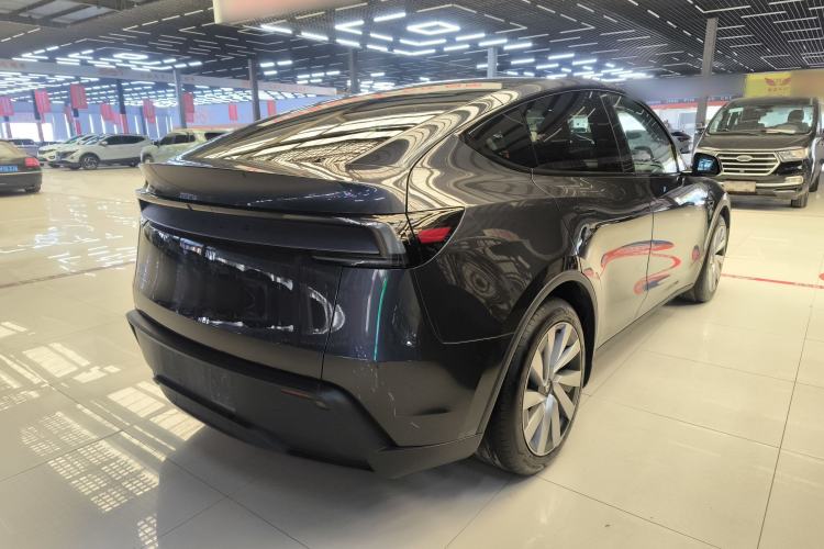 Used Tesla Model Y 2025 Rear-Wheel-Drive Version
