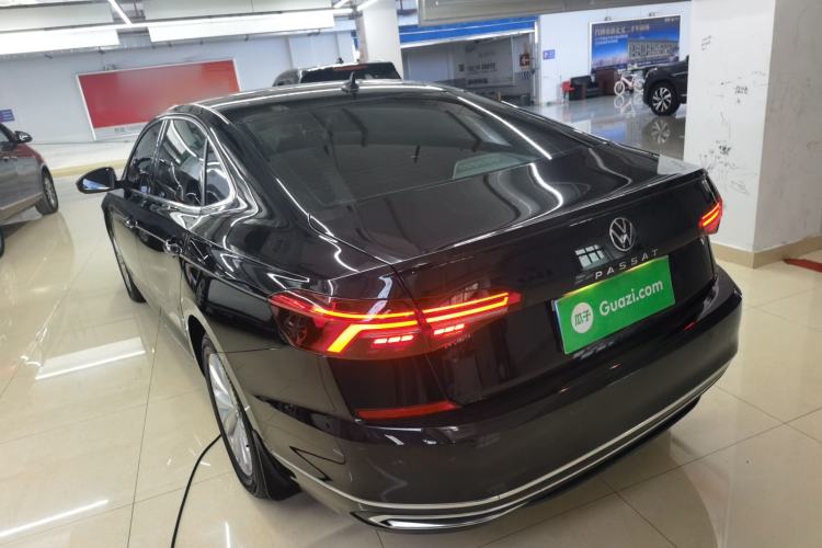 Used Volkswagen Passat 2020 Facelift 330TSI Elite Edition China VI Standard
