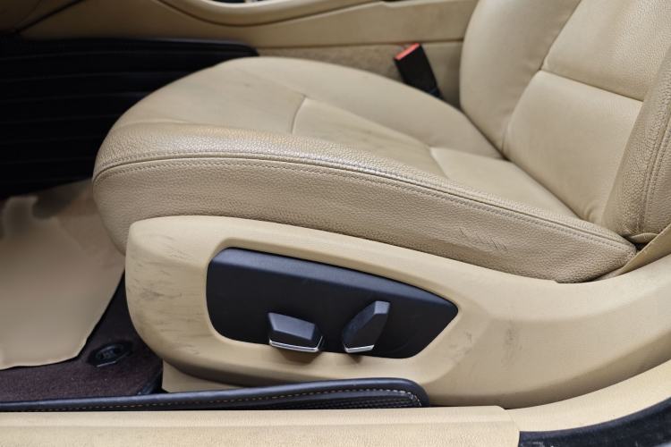 Used BMW 5 Series 2014 520Li Elegant Model
