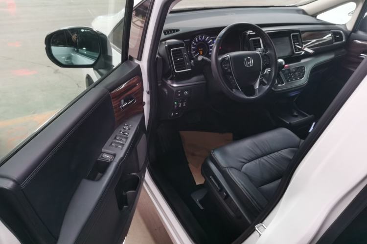Used Honda Elysion 2016 2.4L Luxury Edition
