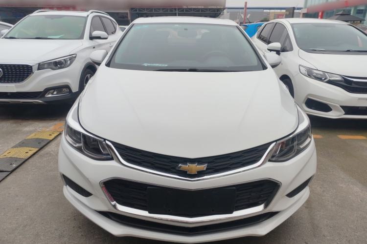 Used Chevrolet Cruze 2018 320 Automatic Pioneer Sunroof Edition
