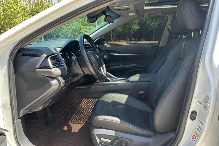 Used Toyota Camry 2018 2.5G Luxury Edition
