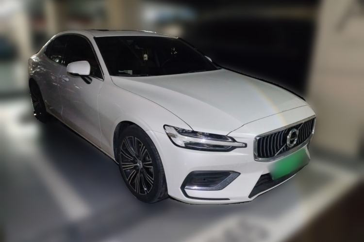 Used Volvo S60 2022 B4 Zhiyuan Luxury Edition
