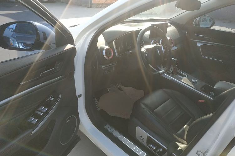 Used Wey VV5 2017 2.0T Ultra-Luxury Version
