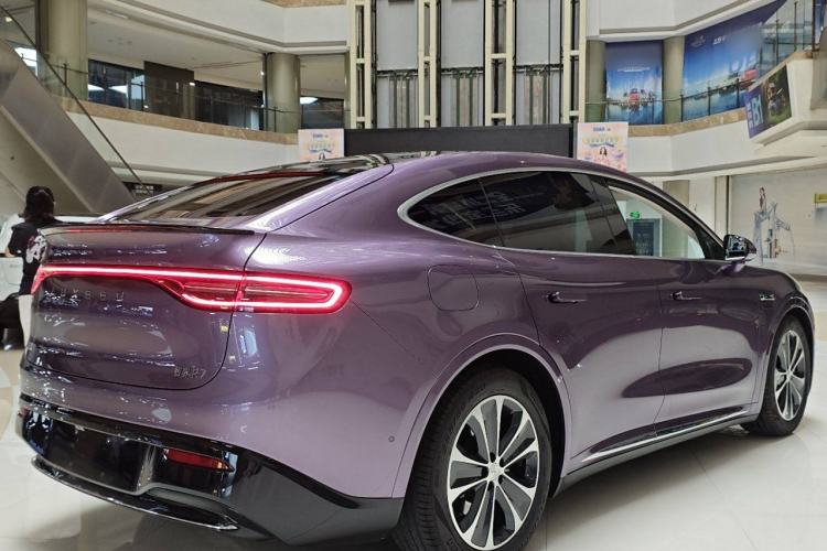 Used Hima Luxeed R7 2025 Range-Extended Version 251 km Max
