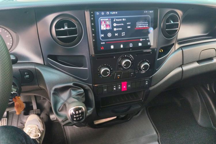 Used Iveco Eurocargo 2021 2.0T Manual Super Rui Short Wheelbase Low-Roof Manual Door F1A
