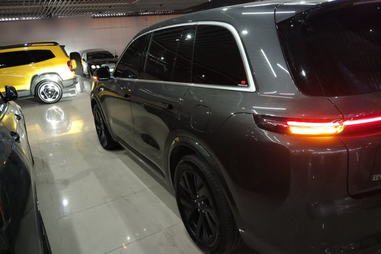 Used Li Auto L8 2023 Pro Model
