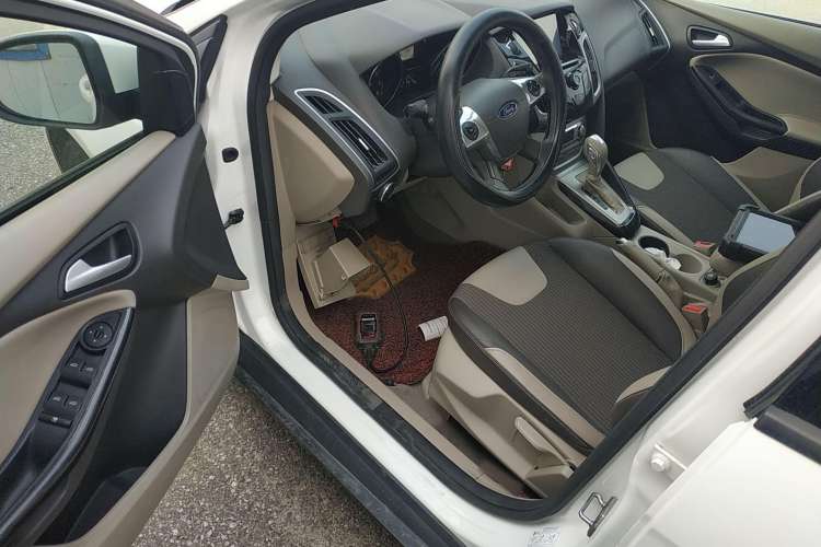 Used Ford Focus 2012 Hatchback 1.6L Automatic Fashion Edition